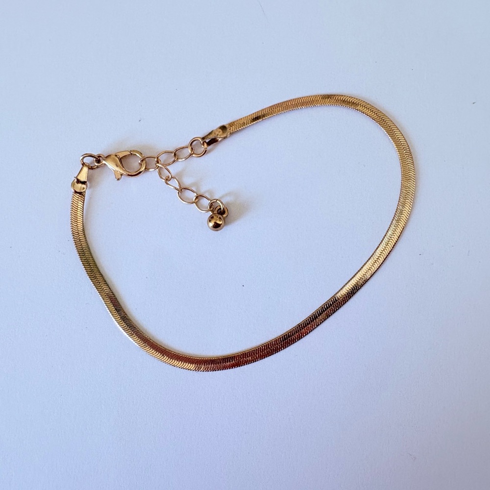 Elegant Gold Bracelet